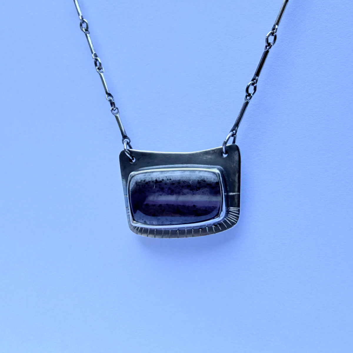 Linear Necklace
