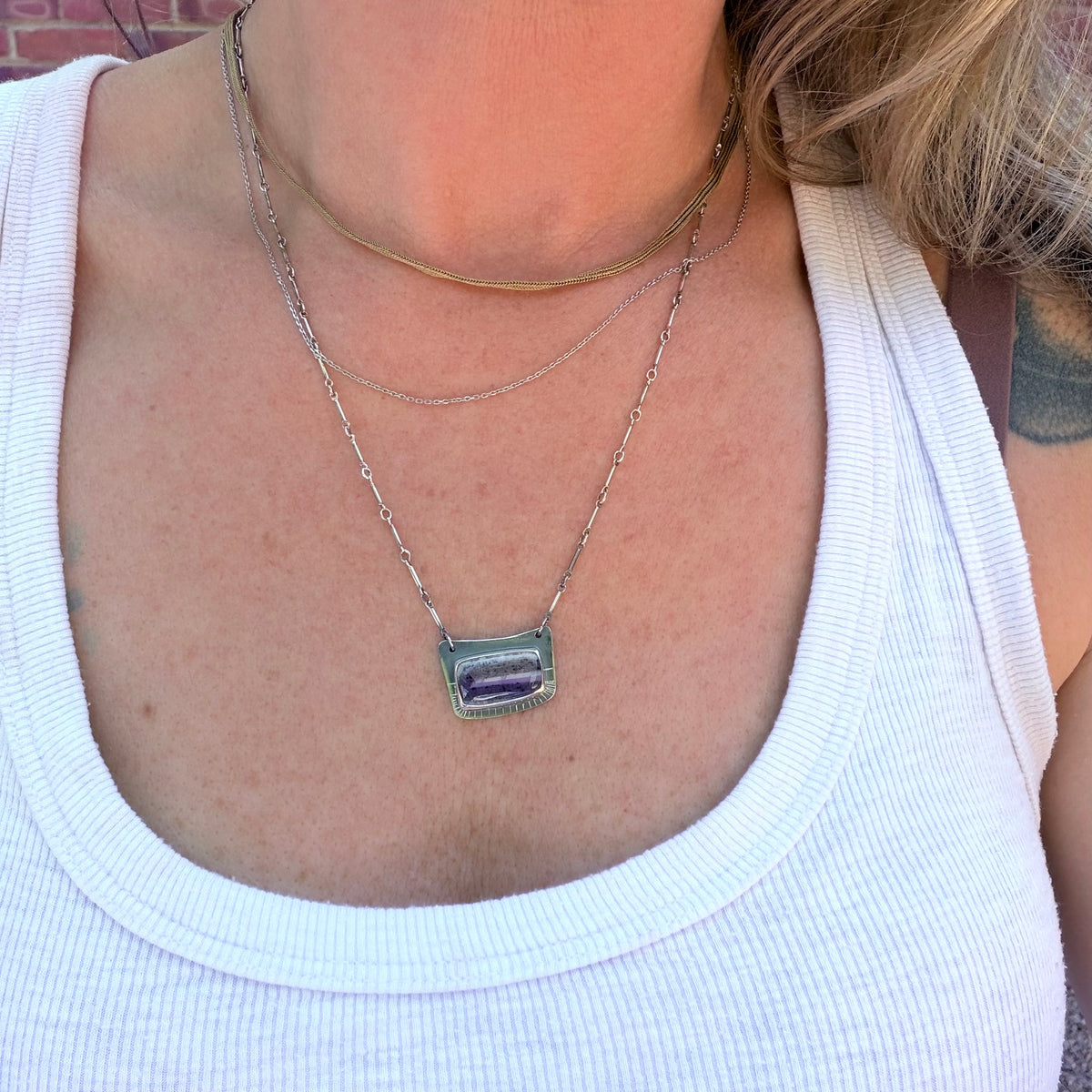 Linear Necklace